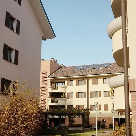 Orea Spiti - Modern Oasis Near Milan Apartment