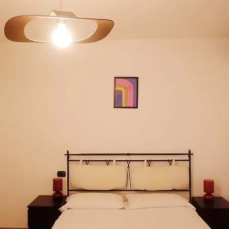 Orea Spiti - Modern Oasis Near Milan Apartment