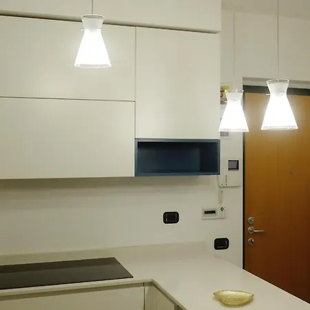 Orea Spiti - Modern Oasis Near Milan Apartment *