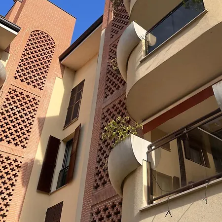 Orea Spiti - Modern Oasis Near Milan Apartment *