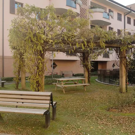 Apartment Orea Spiti - Modern Oasis Near Milan Assago